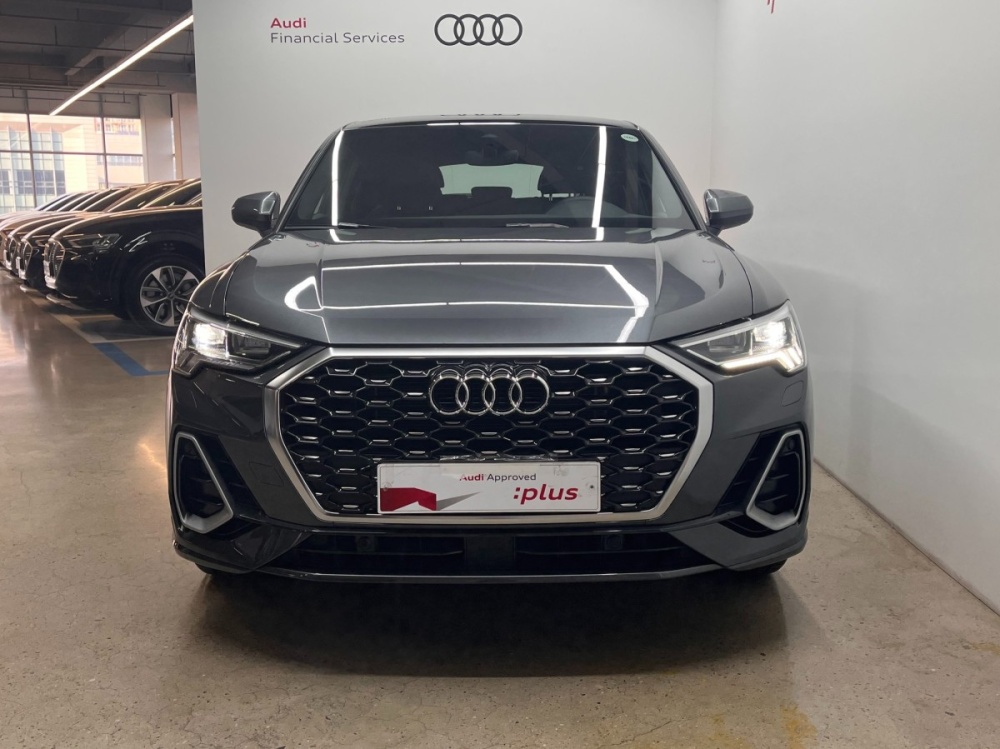 Audi Q3 (F3)