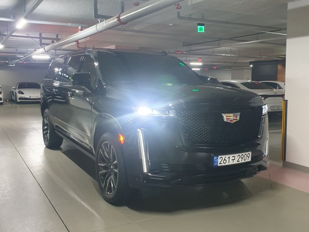 Cadillac Escalade 5th Gen
