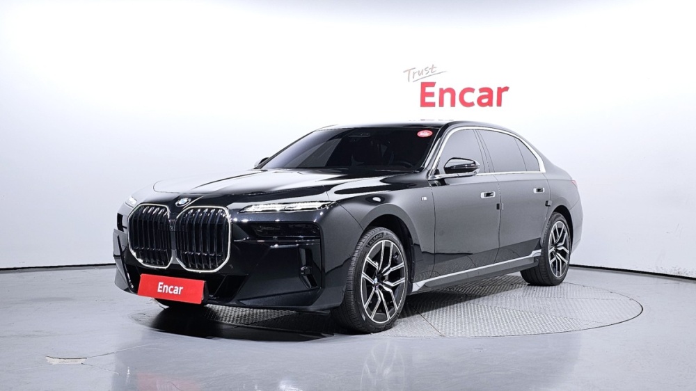 BMW 7 Series (G70)