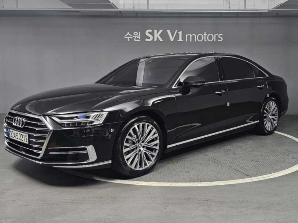Audi A8 (D5)
