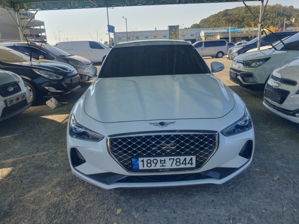 Genesis G70