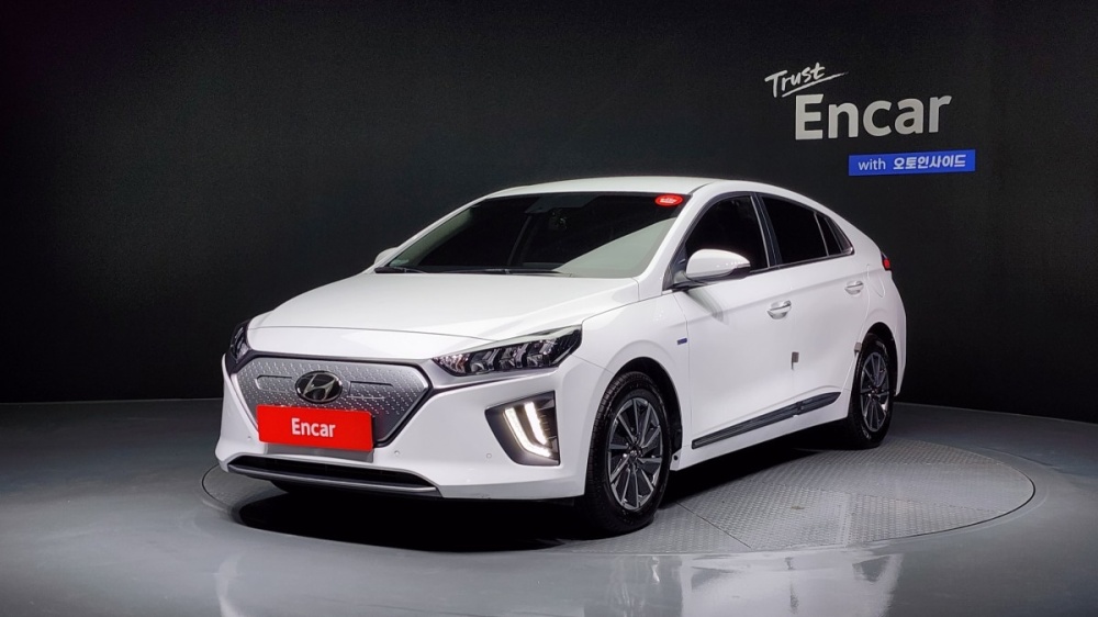 Hyundai The new Ioniq electric
