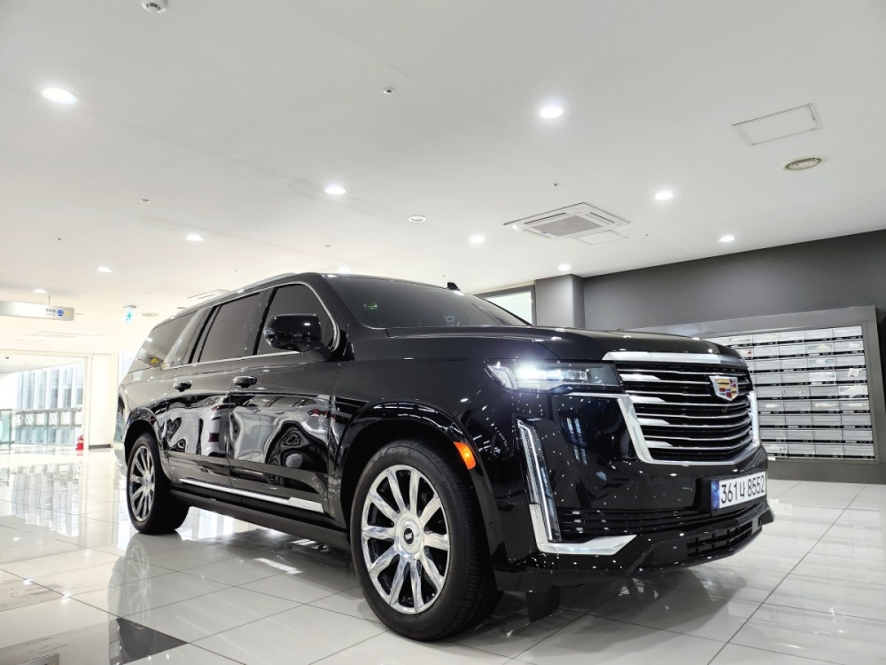 Cadillac Escalade 5th Gen