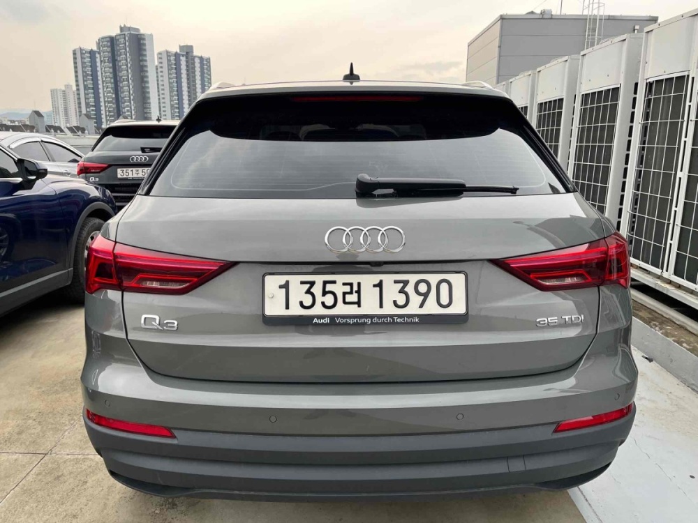 Audi Q3 (F3)