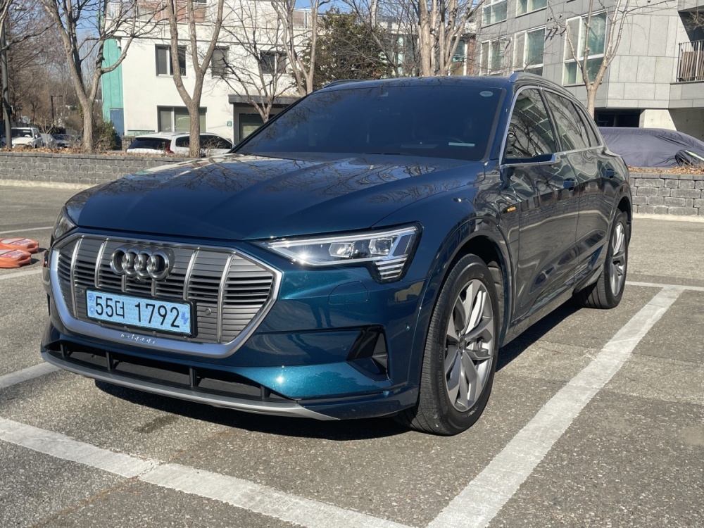 Audi e-tron