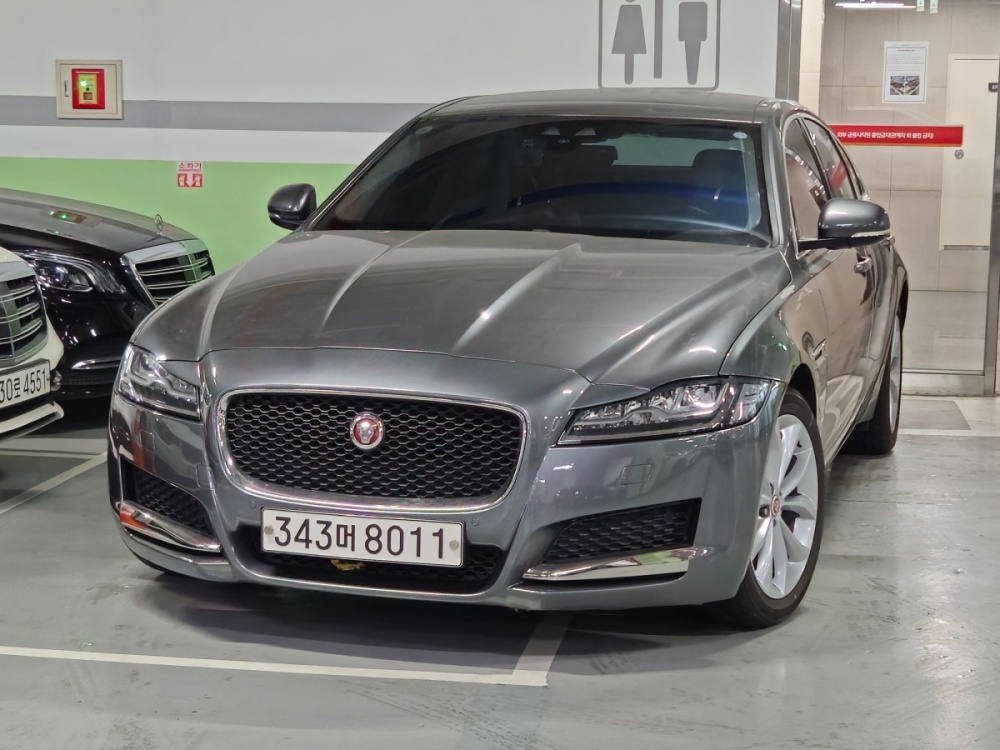 Jaguar XF (X260)