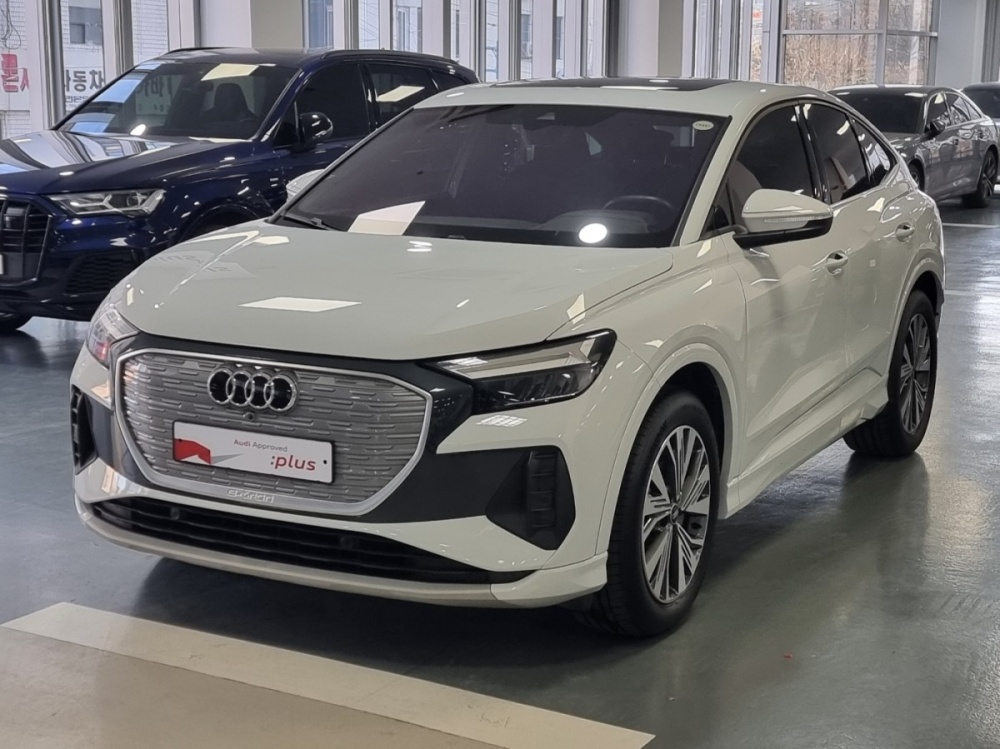 Audi Q4 e-tron (F4)