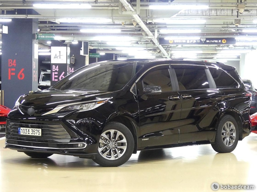 Toyota Sienna 4th generation