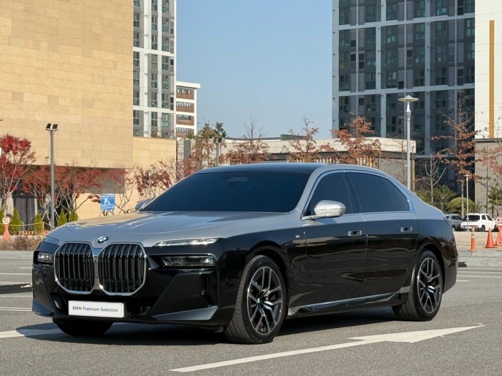 BMW 7 Series (G70)