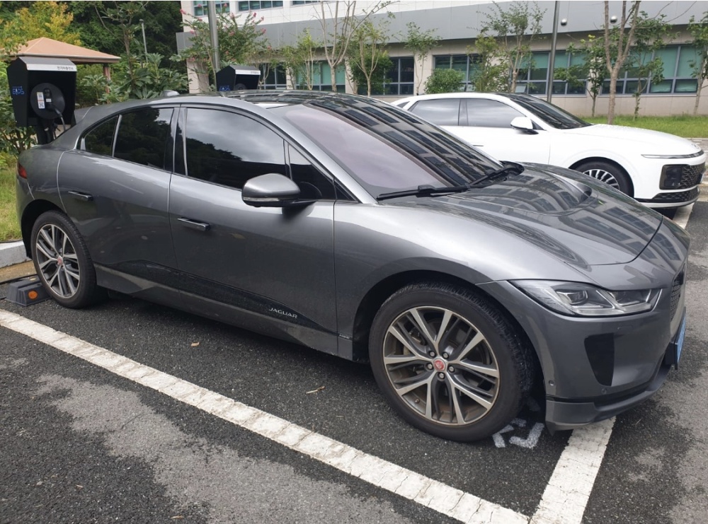 Jaguar I-PACE