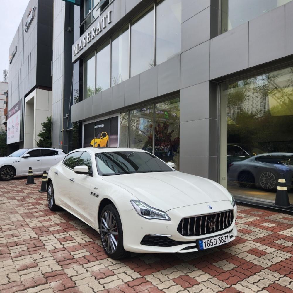 Maserati Quattroporte