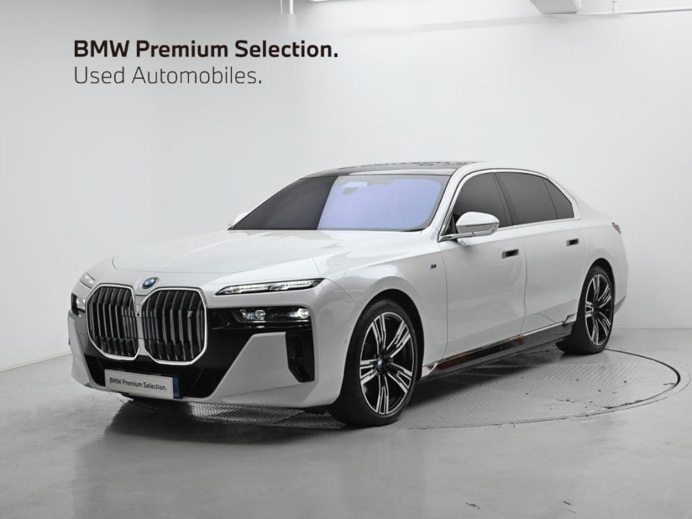 BMW i7 (G70)