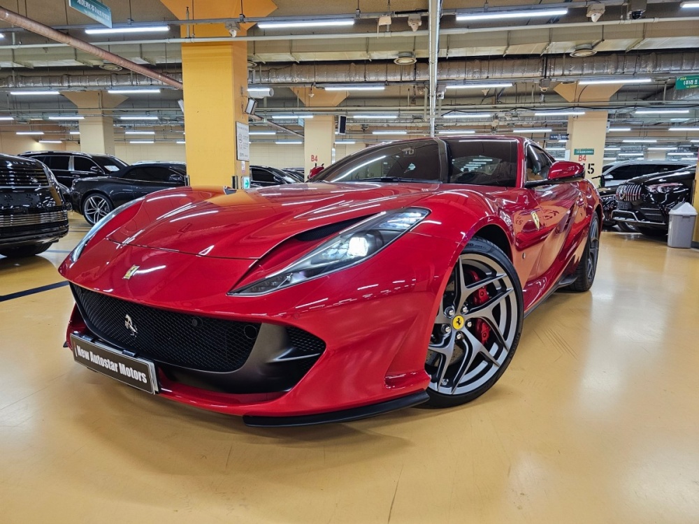 Ferrari 812 super fast