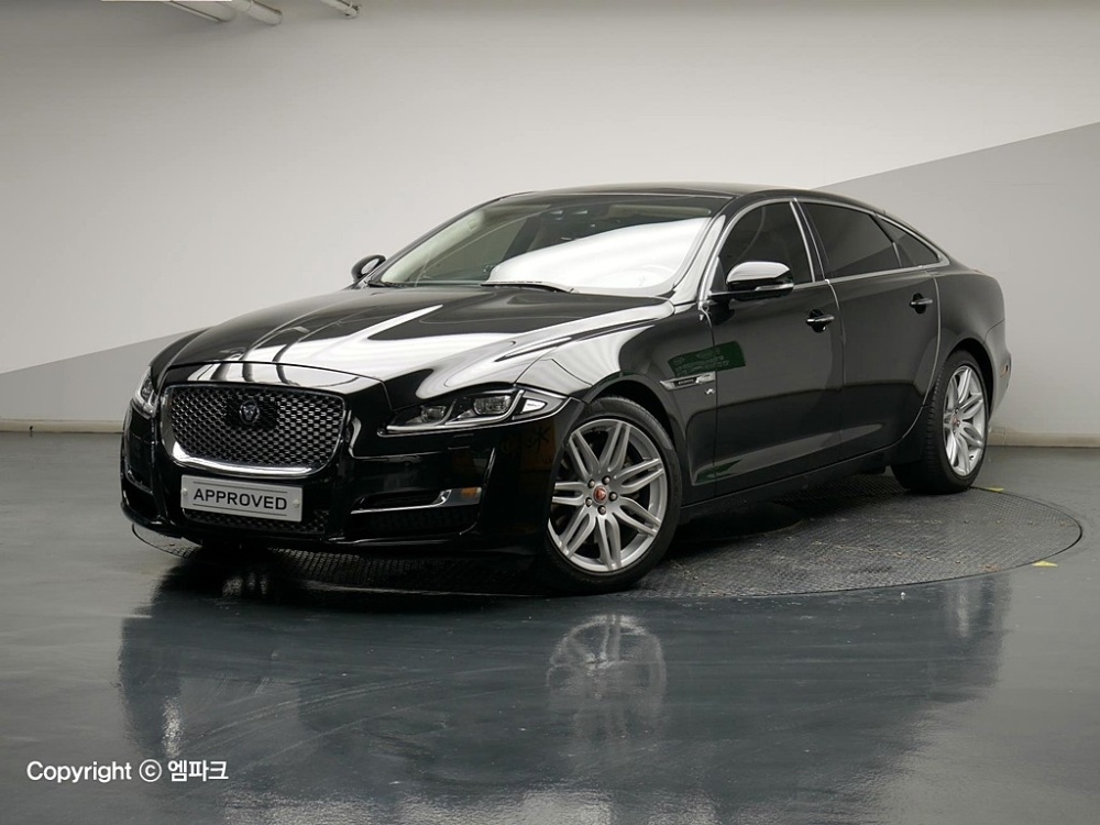 Jaguar All New XJ