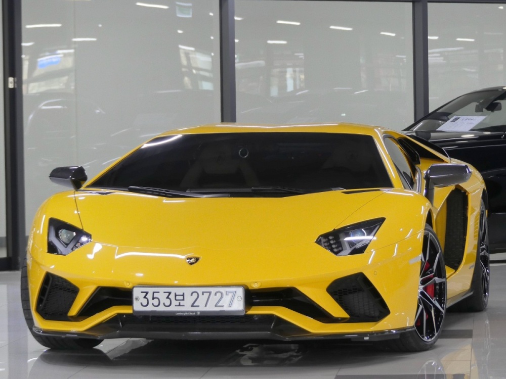 Lamborghini Aventador