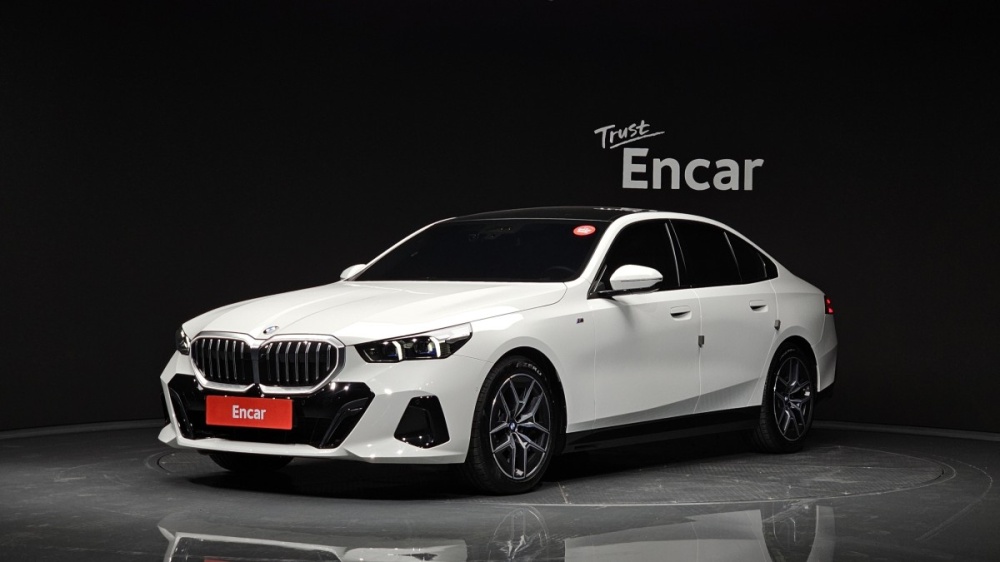 BMW 5 Series (G60)