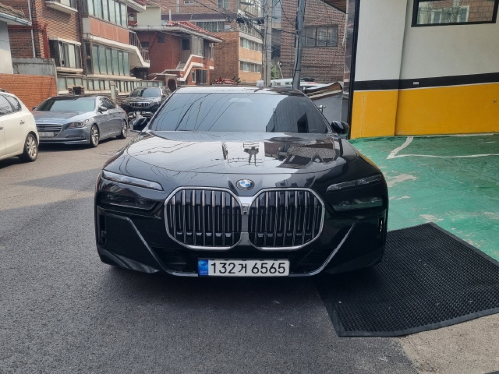 BMW 7 Series (G70)