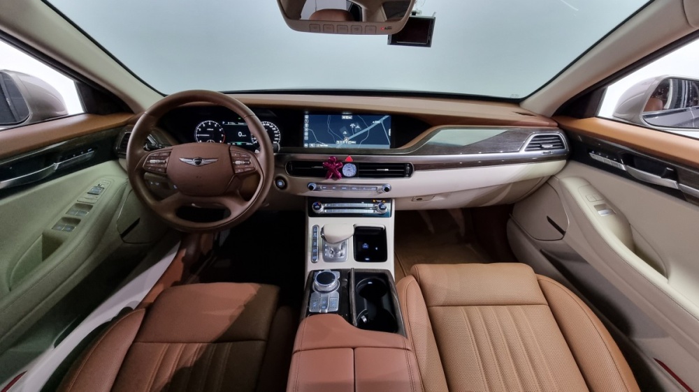 Genesis G90