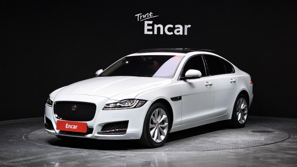 Jaguar XF (X260)