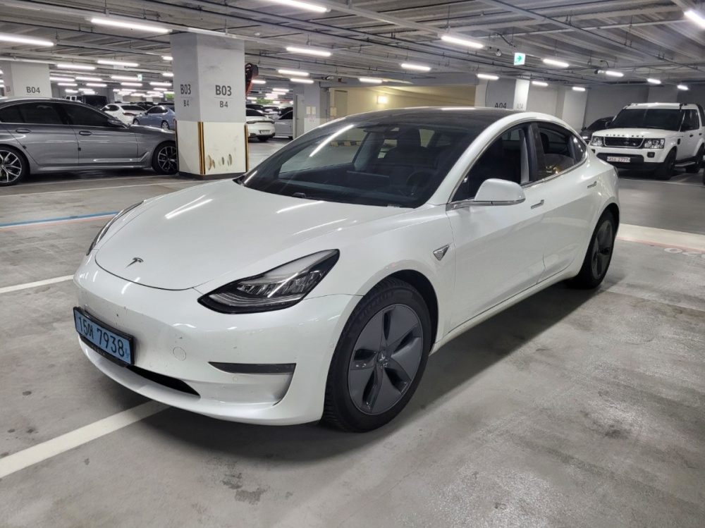 Tesla model 3