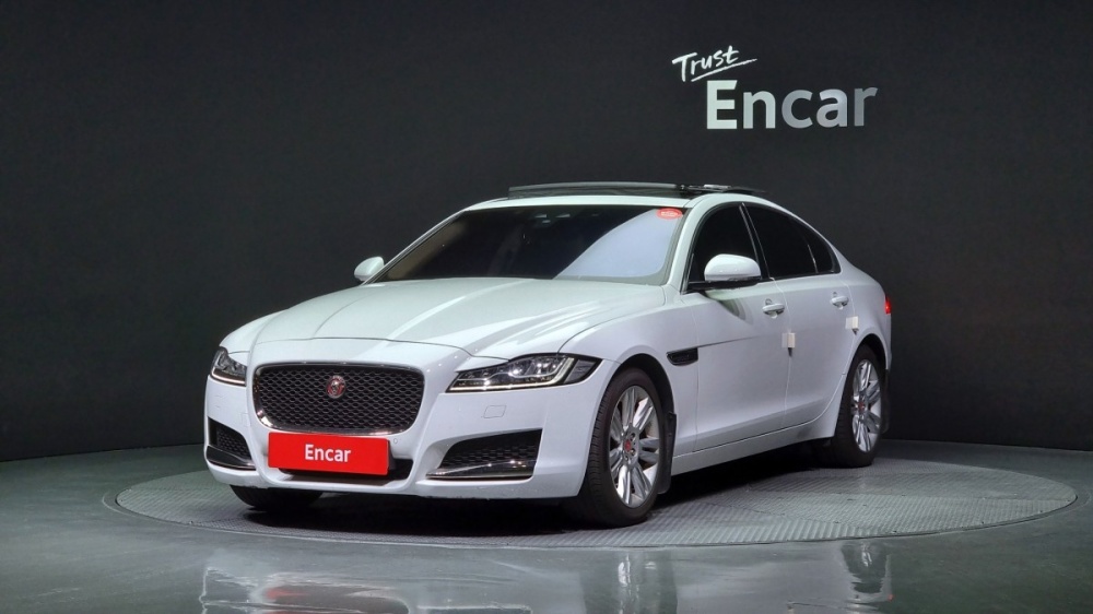 Jaguar XF (X260)