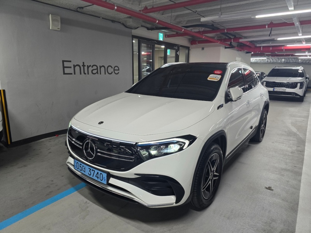Mercedes-Benz EQA-H243