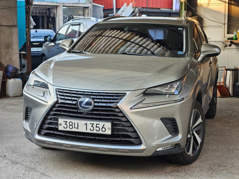 Lexus NX300h