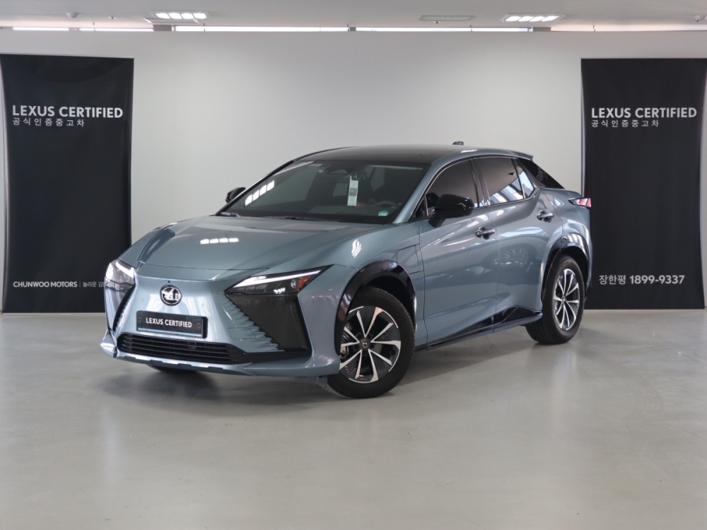 Lexus RZ450e