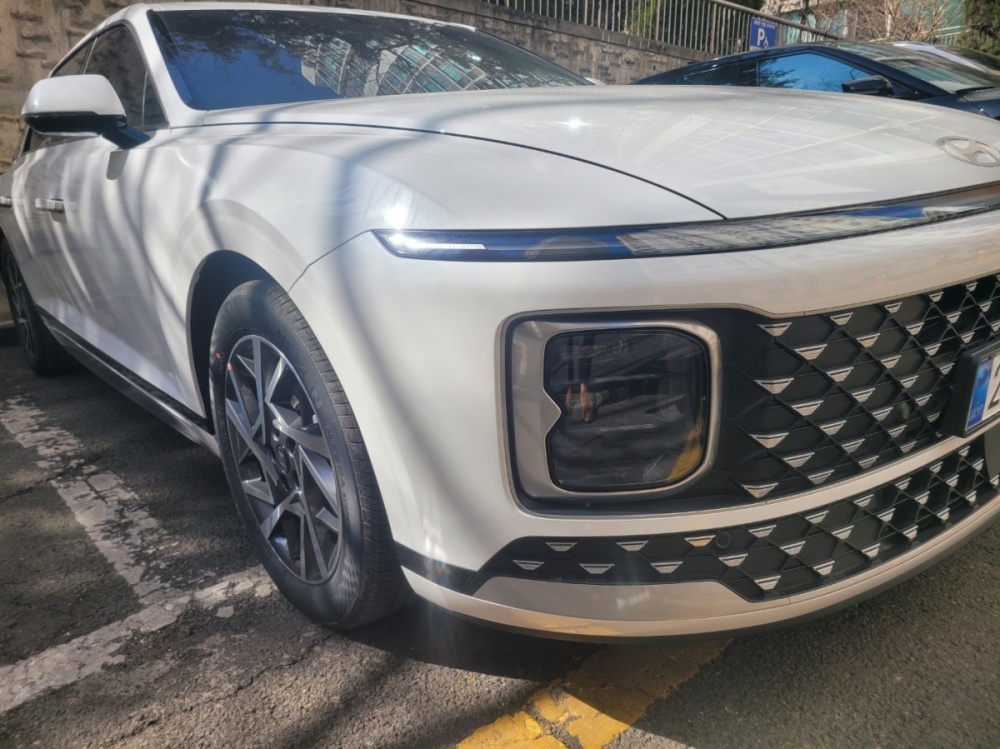Hyundai Grandeur (GN7)