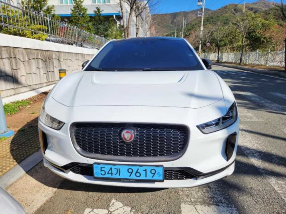 Jaguar I-PACE