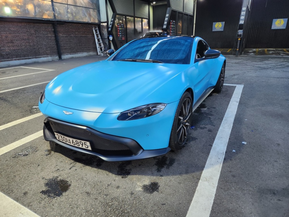 Aston martin Vantage 2nd generation