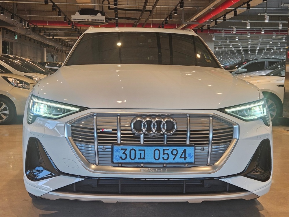 Audi e-tron