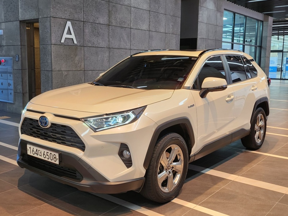 Toyota RAV4 5th Gen