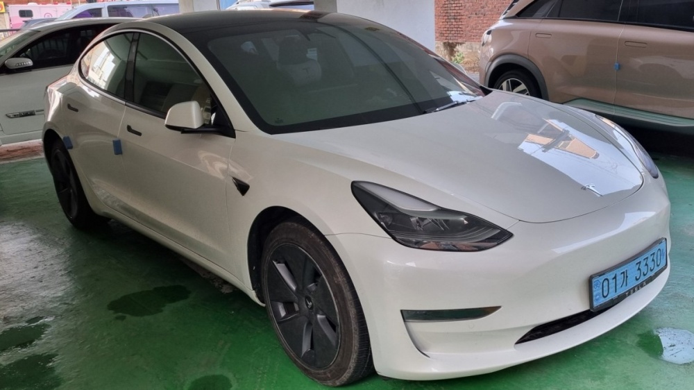 Tesla model 3