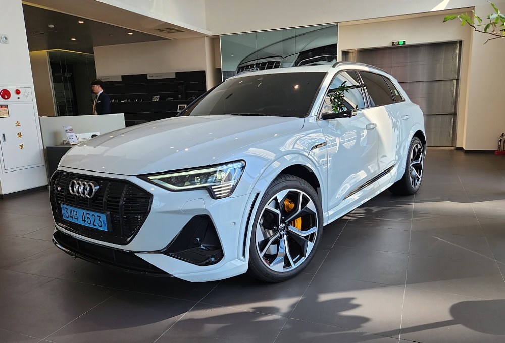 Audi e-tron