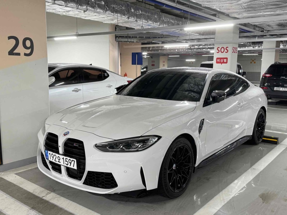 BMW M4 (G82)