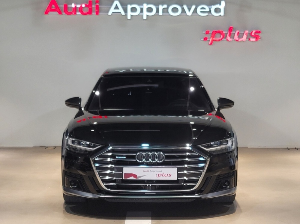Audi A8 (D5)