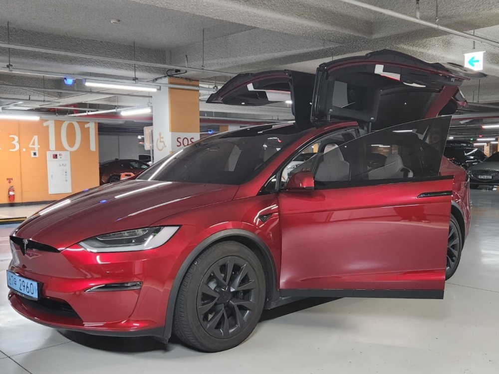 Tesla Model X