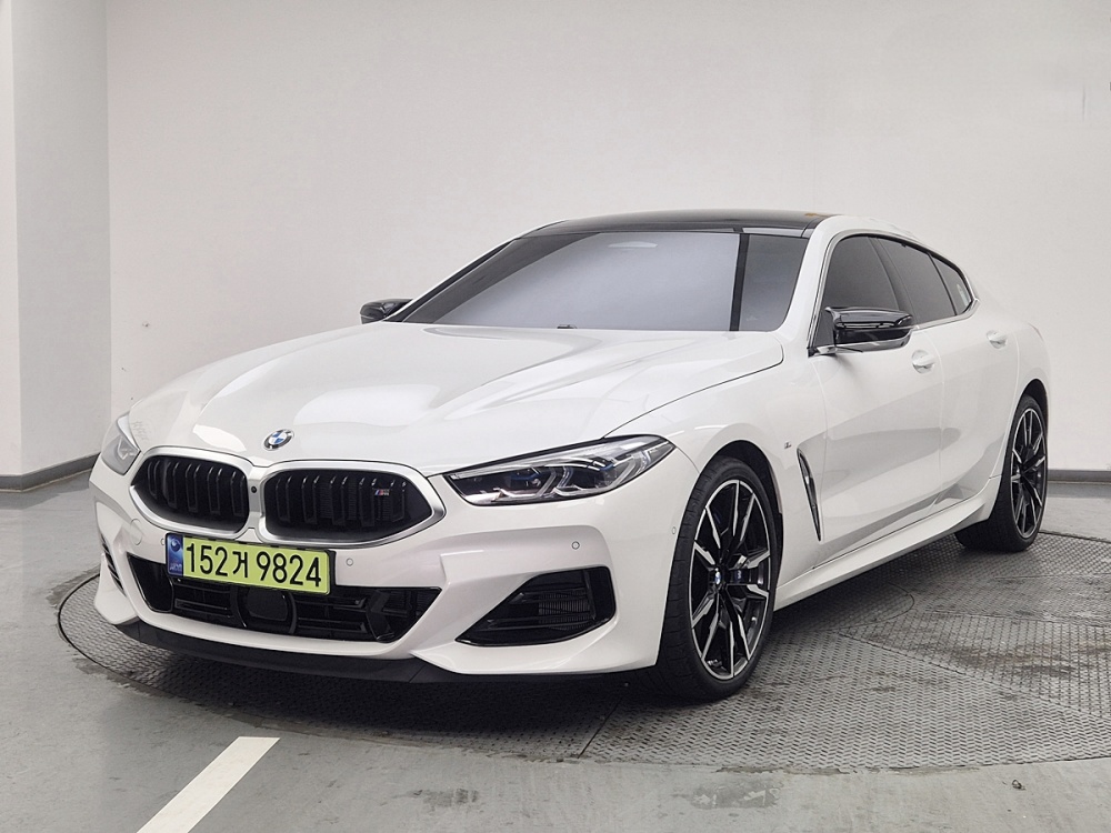 BMW 8 Series (G15)