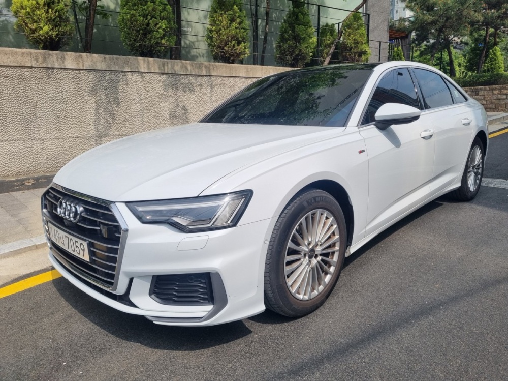 Audi A6 (C8)