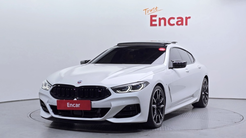 BMW 8 Series (G15)
