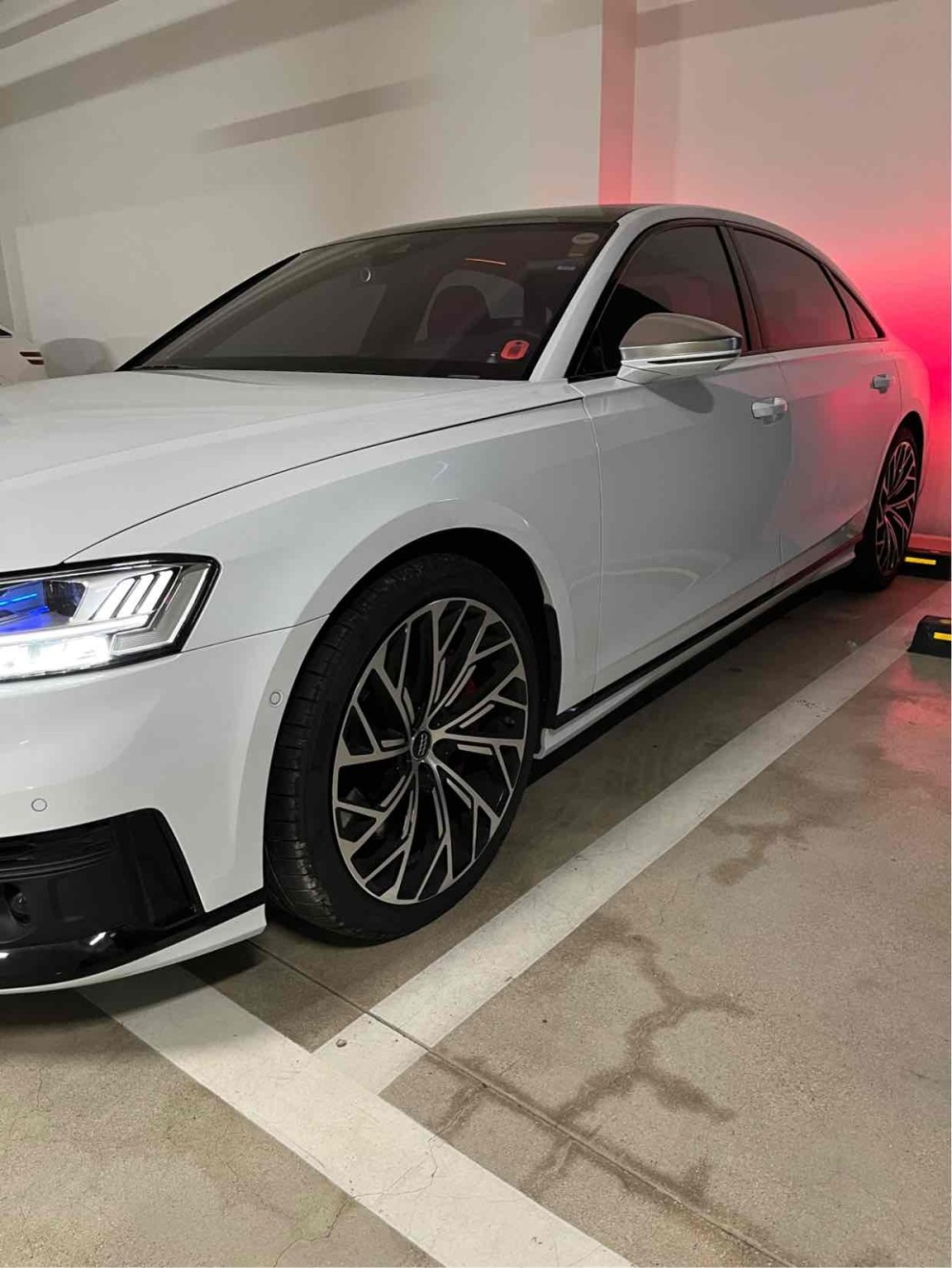 Audi S8 (D5)