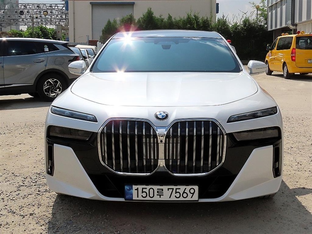 BMW 7 Series (G70)