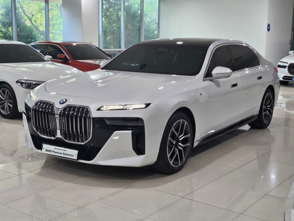 BMW 7 Series (G70)