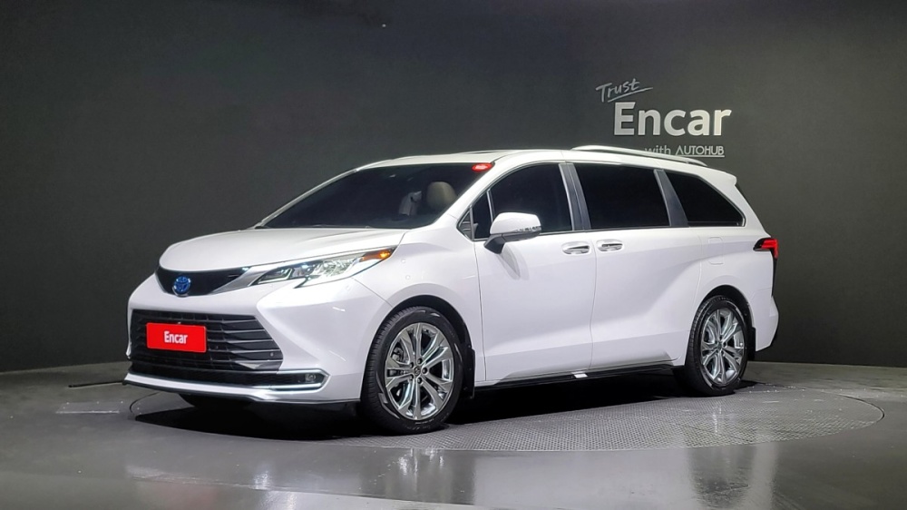 Toyota Sienna 4th generation