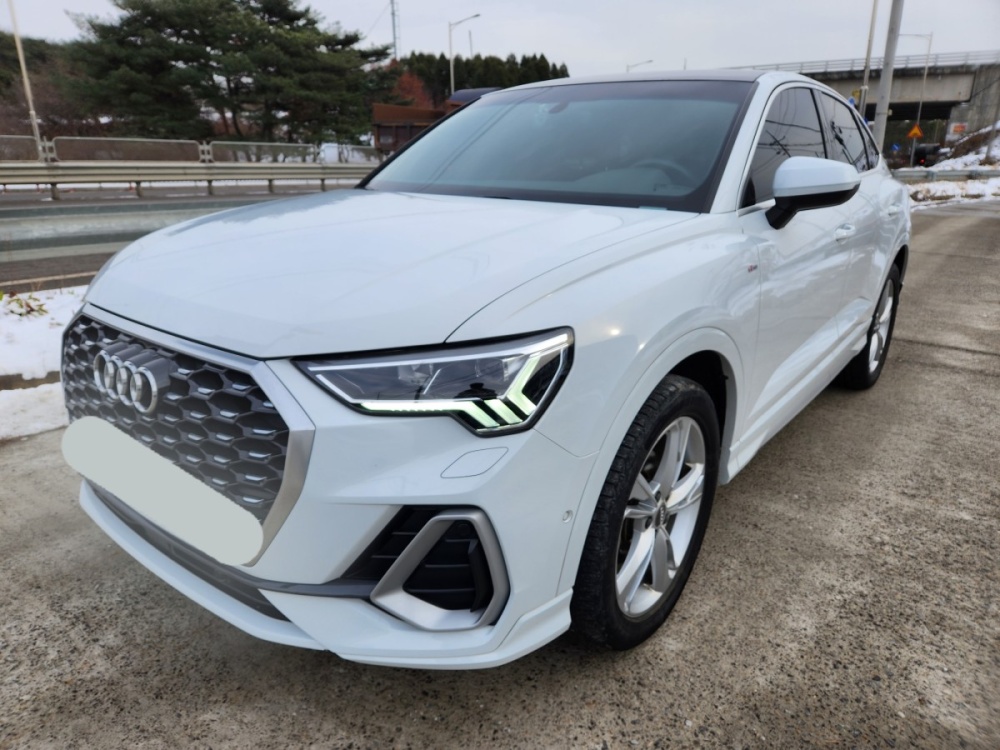 Audi Q3 (F3)