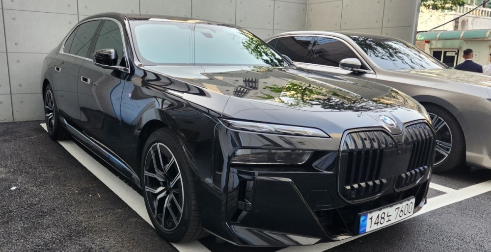 BMW 7 Series (G70)