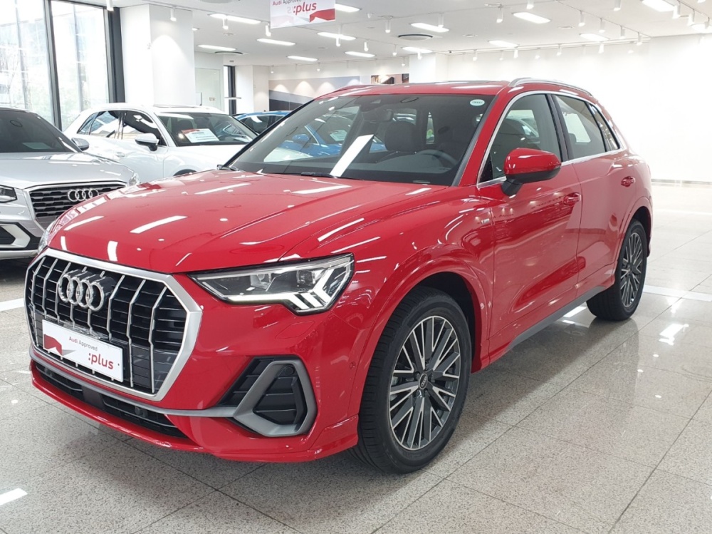 Audi Q3 (F3)