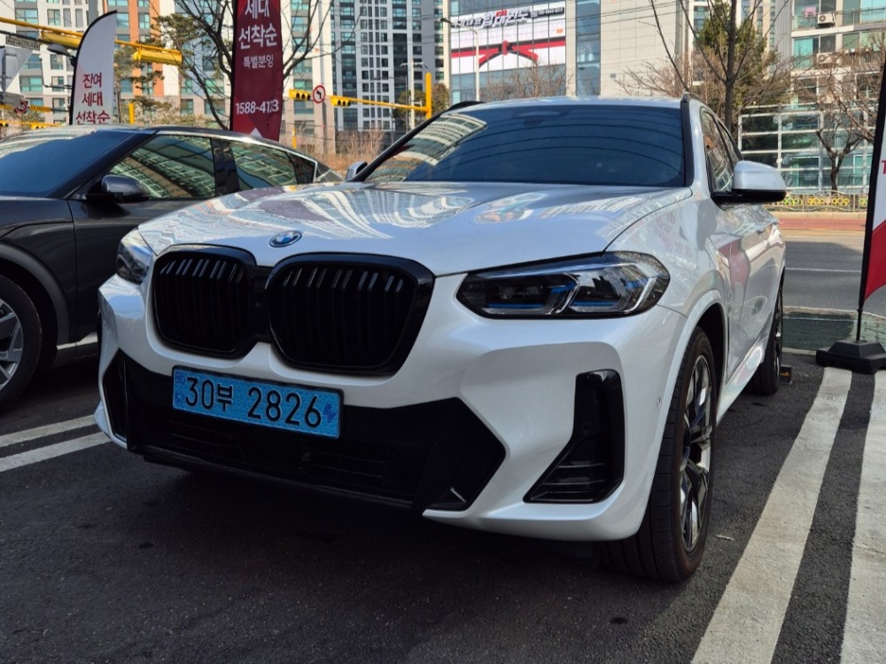 BMW iX3