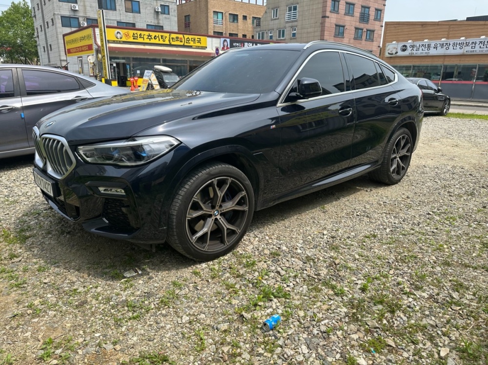 BMW X6 (G06)